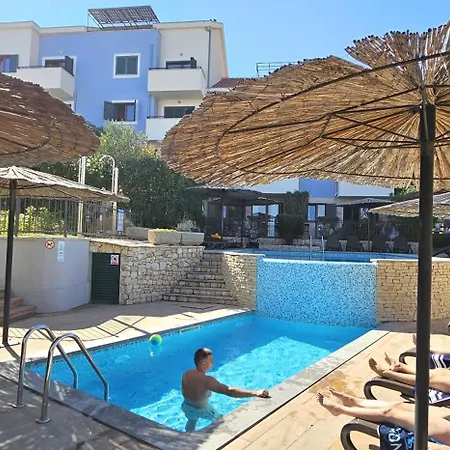 Lovely 2 Pool Apt, 350m To Beach, 6km From Trogir - Sunny Relax Slatine