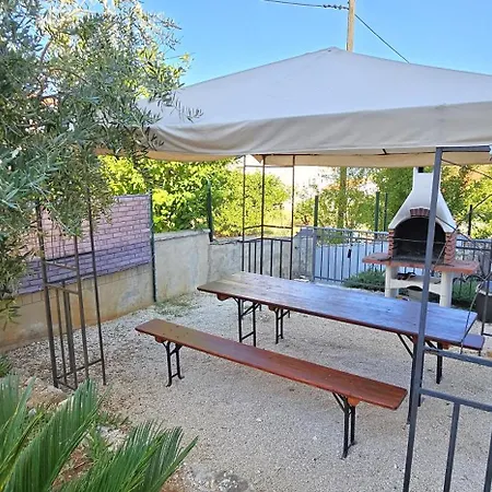 Lovely 2 Pool Apt, 350m To Beach, 6km From Trogir - Sunny Relax Apartamento Slatine