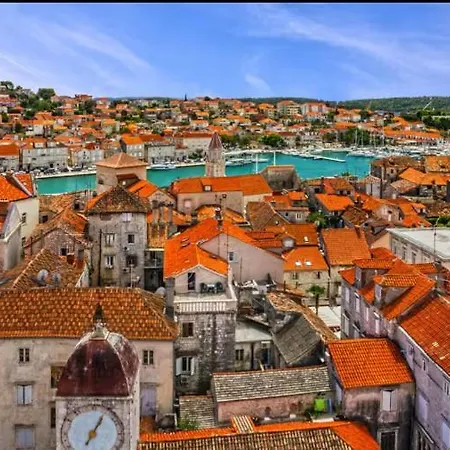 Lovely 2 Pool Apt, 350m To Beach, 6km From Trogir - Sunny Relax Apartamento
