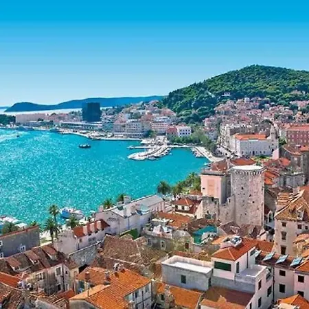 Lovely 2 Pool Apt, 350m To Beach, 6km From Trogir - Sunny Relax Apartamento